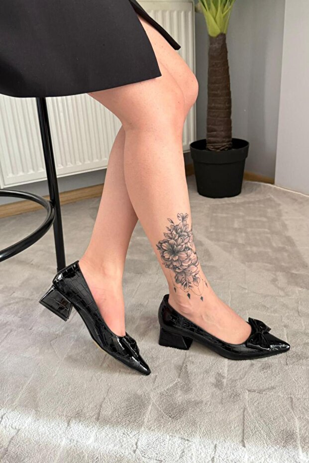 Women's Mila Black Crocodile Bow 3.5 cm Block Heel Stiletto / Shoes