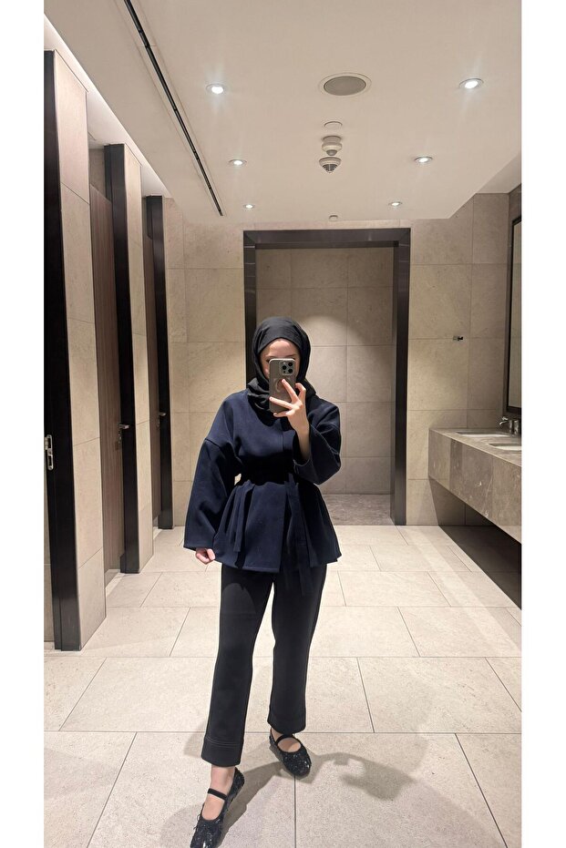 سترة كاشي باللون الأزرق الداكن - 2