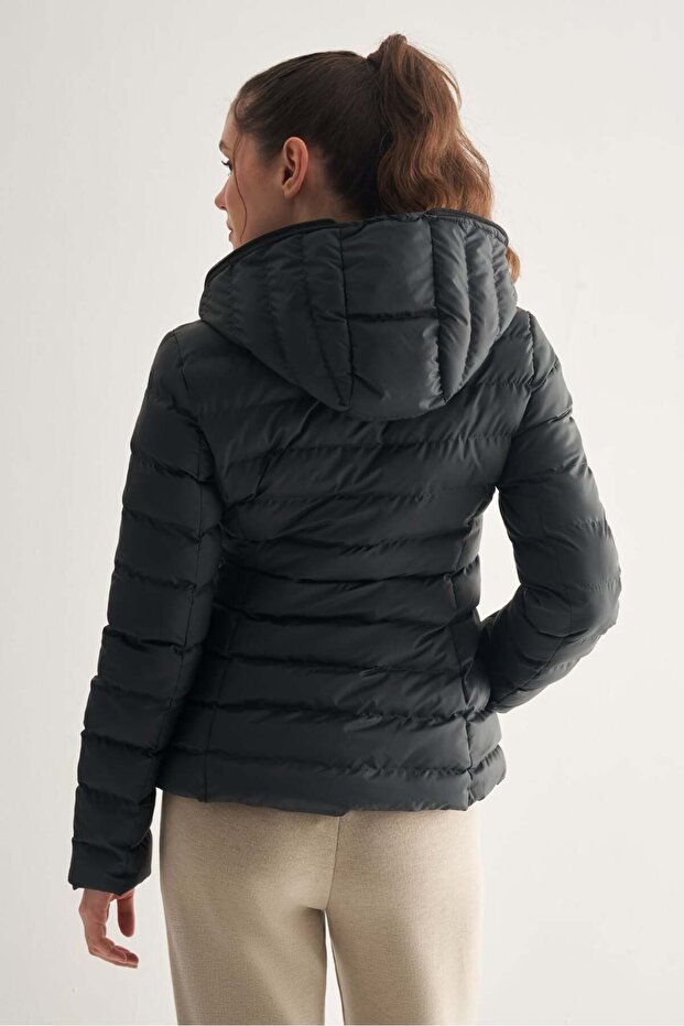 Kapüşonlu Kısa Mont - 5