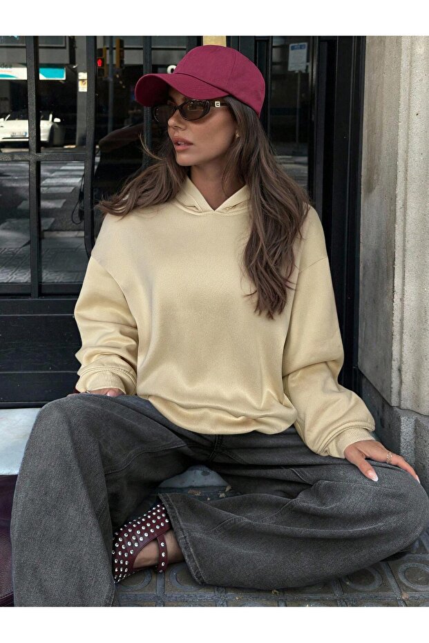 Women's Oversized Hooded Sweatshirt