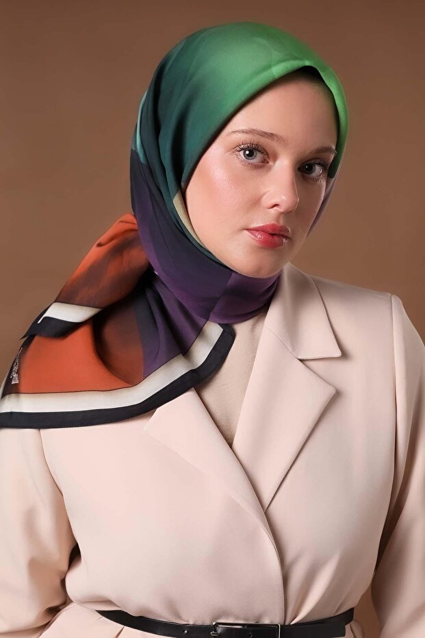 وشاح أورا بنمط قطع سوداء - 1