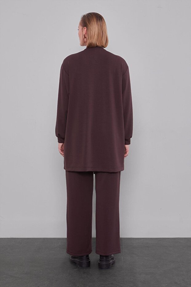 طقم مزدوج بمظهر مربع بني اللون - 6