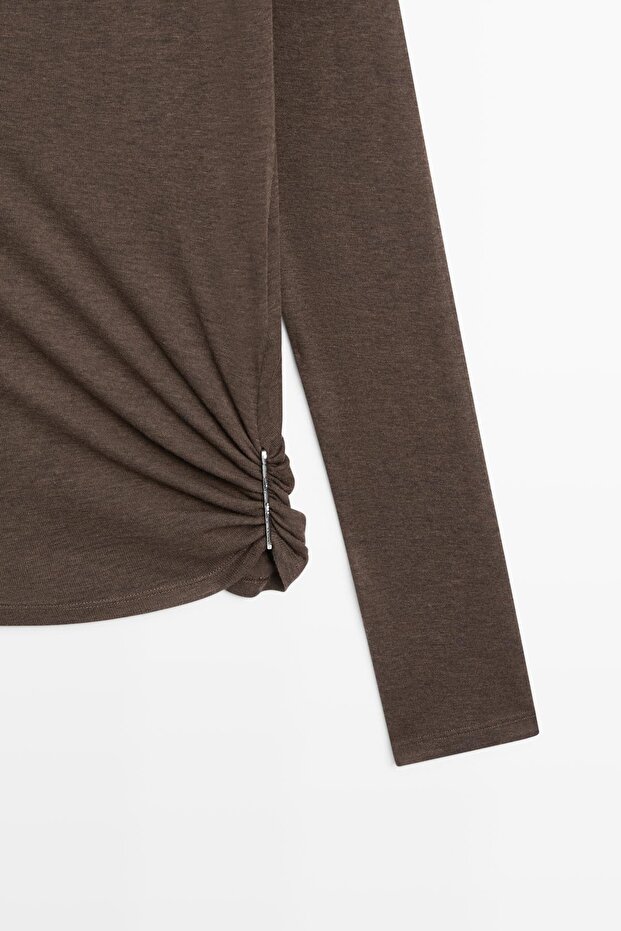 Dik yaka tişört - 7