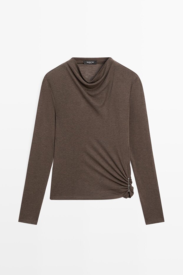 Dik yaka tişört - 5