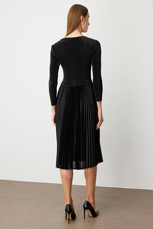 Eteği Piliseli Taş İşlemeli Elbise - 5