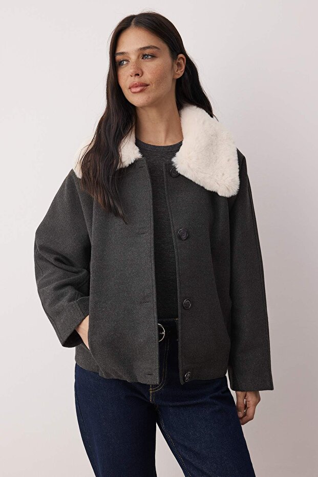 Antrasit Oversize Suni Kürk Yakalı Kısa Oversize Kaşe Kaban TWOAW26KB00073 - 3