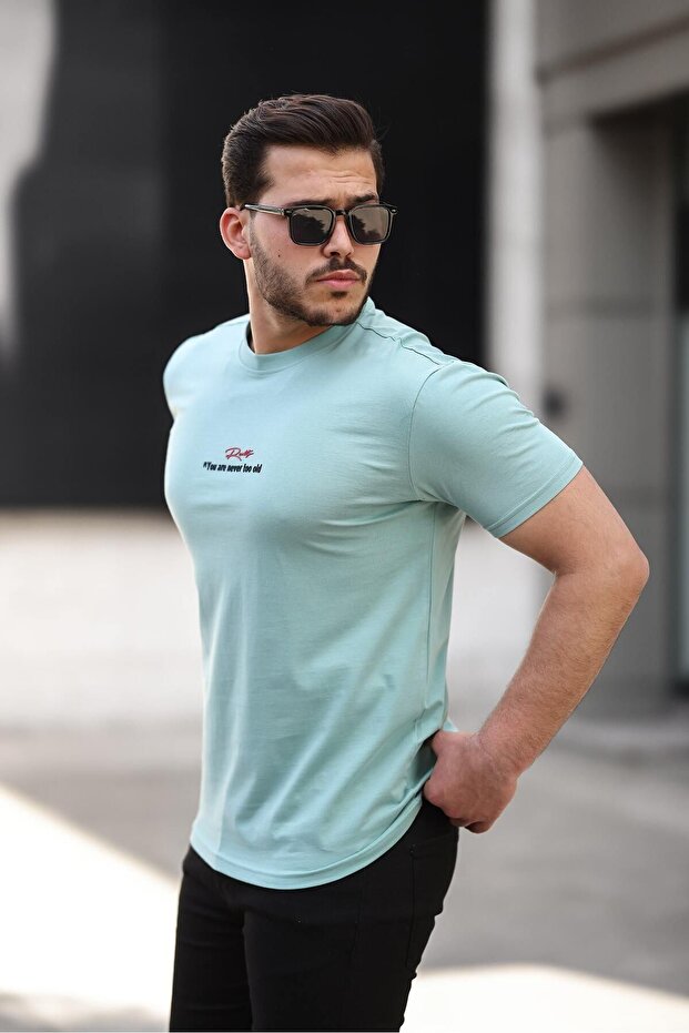 تي شيرت رجالي بياقة دائرية وطبعة نصية أساسية بلون النعناع - 3