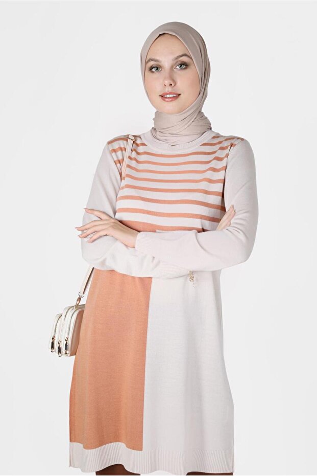 Two-Color Knitted Tunic with Striped Detail 42005 - 1