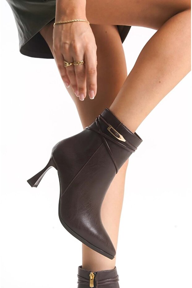 Feles Thin Stripe Buckle Detailed Classic Heeled Women's Boots Brown