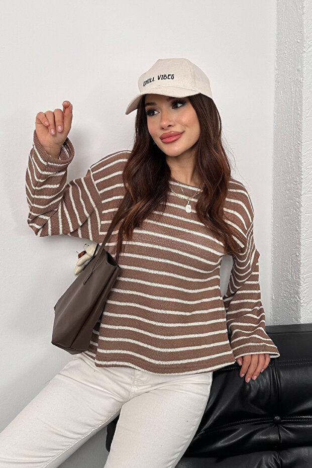 Women's Crew Neck Striped Oversized Knitwear Sweater 8955 - Brown