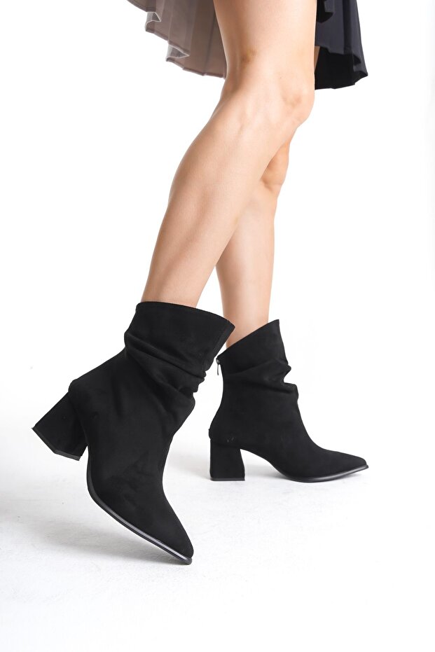 Women's Thick Heeled Pointed Toe Bellows Back Zipper Daily Boots Greta Black Suede
