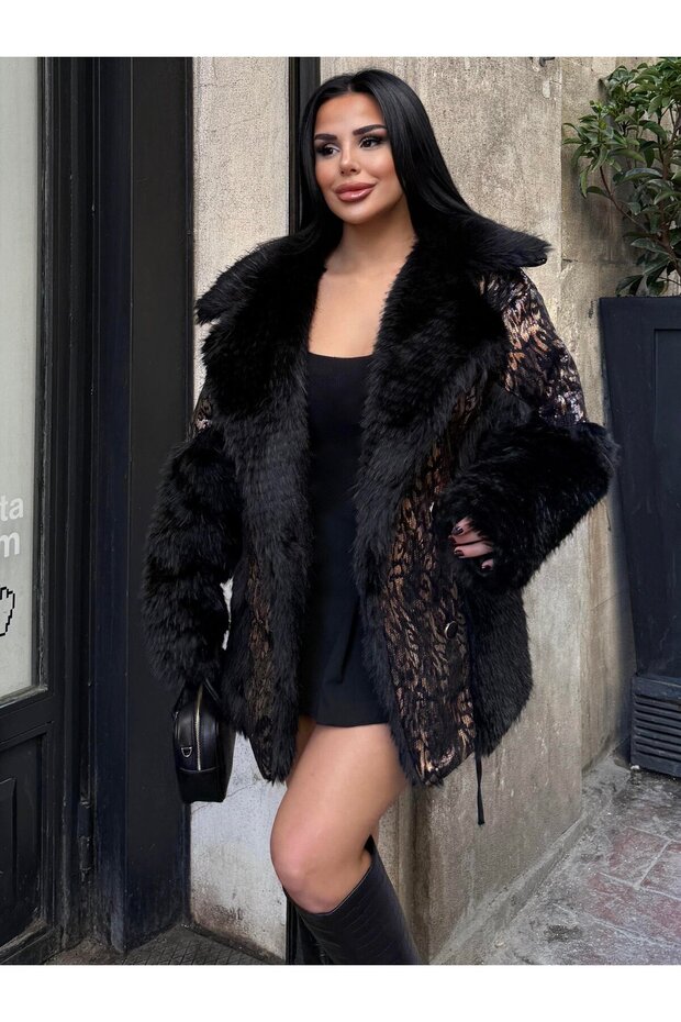 معطف مطرز بطبعة الفهد وياقة من الفرو - 2