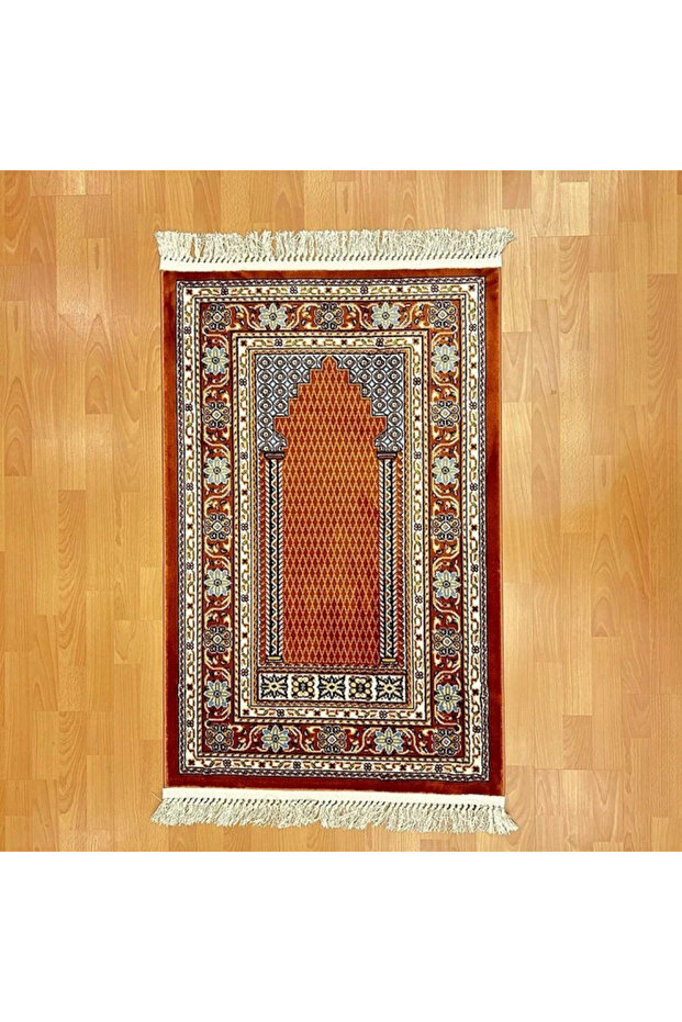 Lalezar Motifli Yünlü Seccade