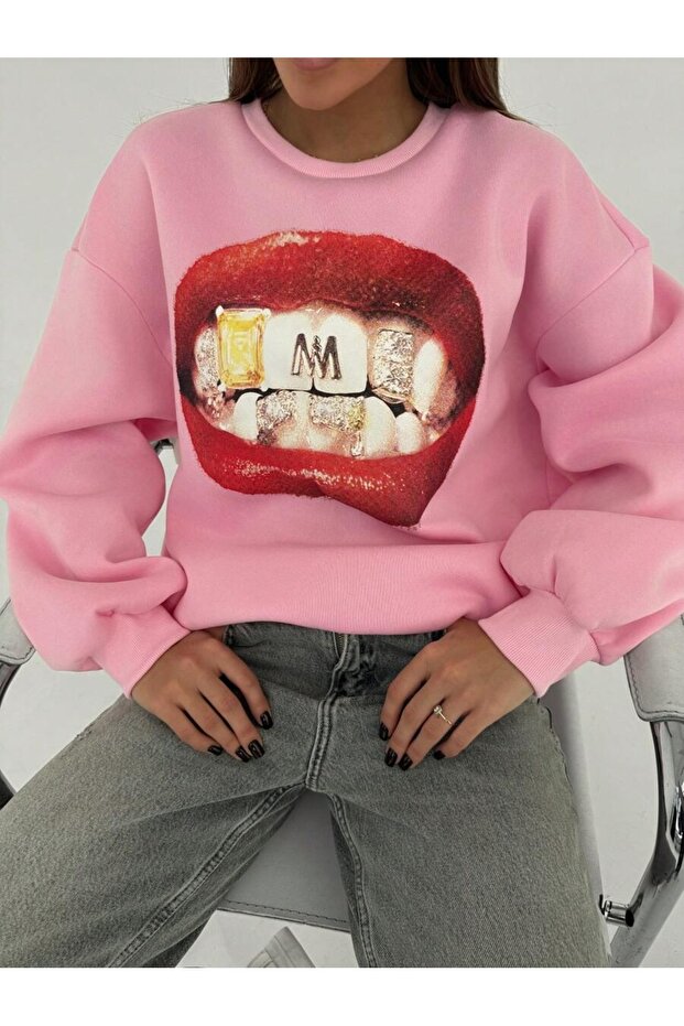 سويت شيرت نسائي ذو رقبة دائرية من Pink M Lip مطبوع