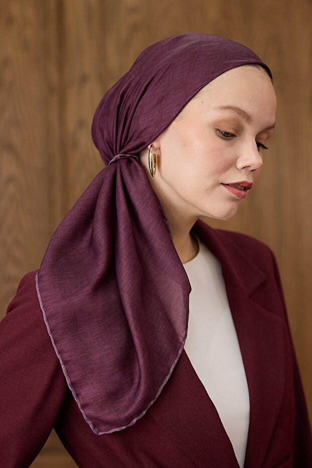 وشاح ناعم من Winter Bloom باللون الكرزي - 2