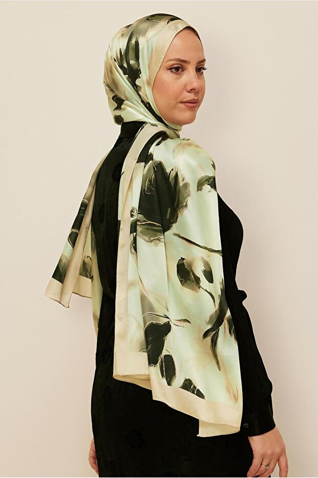 Patterned Shawl 8602
