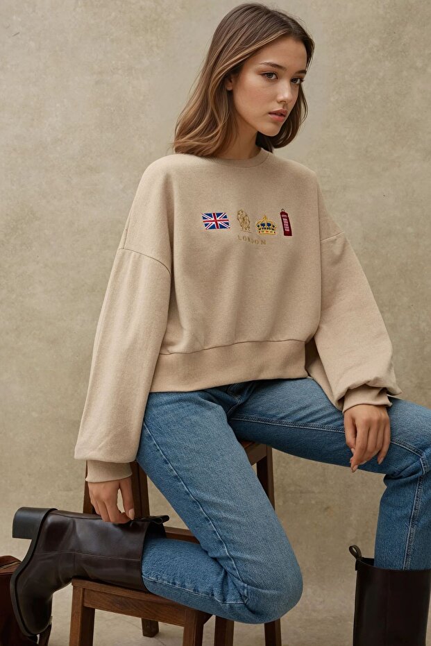 İşlemeli Yuvarlak Yaka Sweatshirt - 4