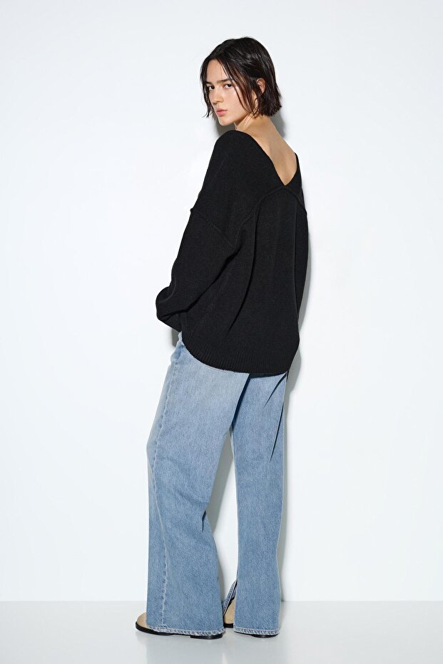 Yumuşak örgü dekolteli kazak - 3