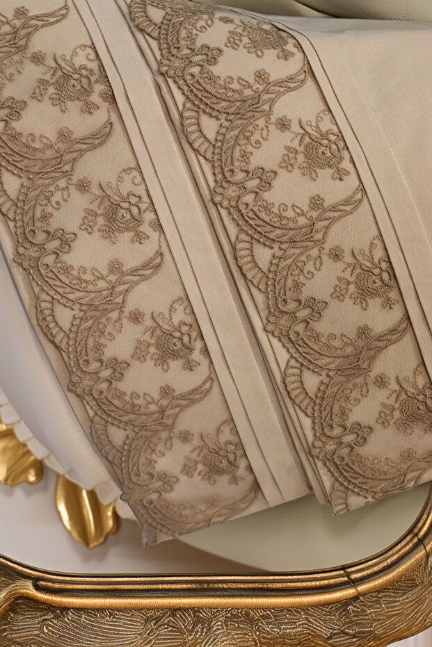 Lace Pillowcase