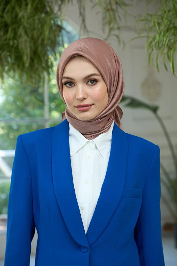 وشاح فوال بنمط عادي - وشاح حريري فوال بني اللون - 10100-08