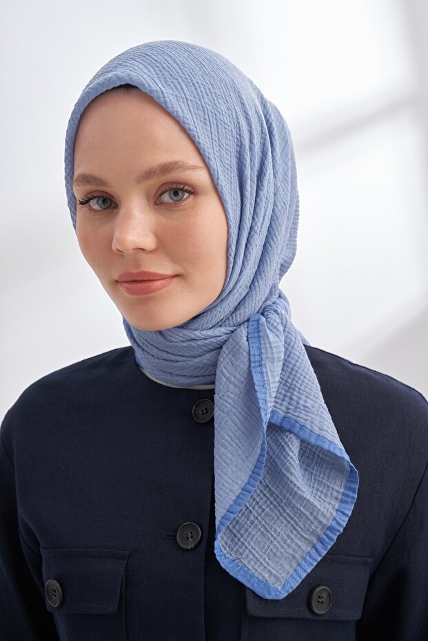 وشاح من قماش الموسلين مع أربطة