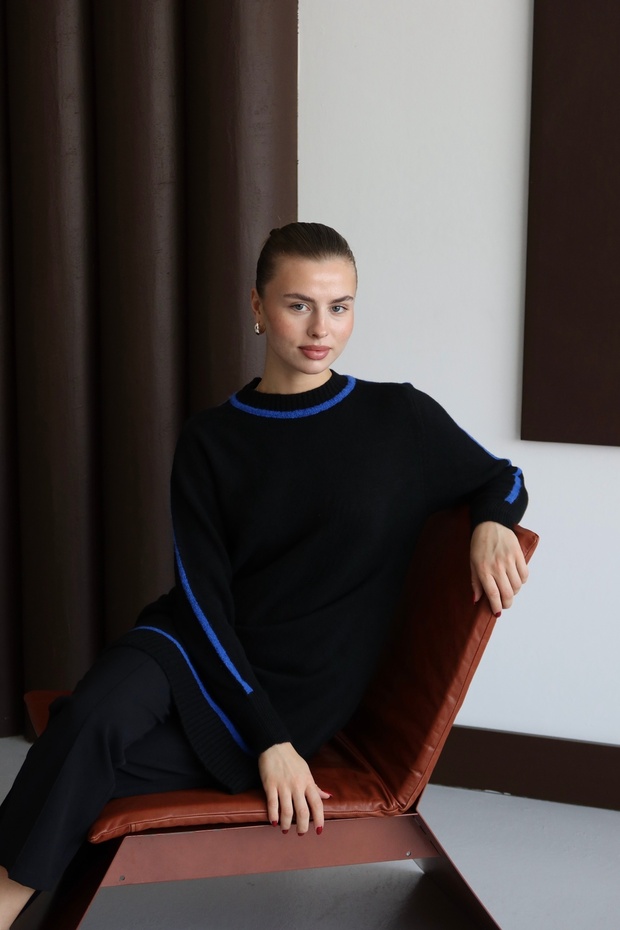25024 Women's Striped Detail Long Sweater Black