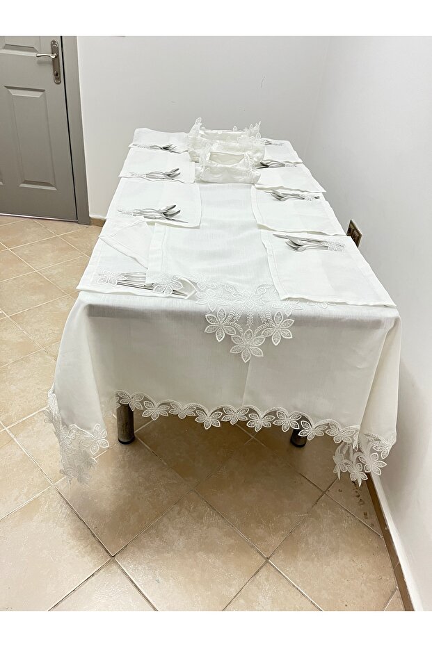 Masa örtüsü seti - 2