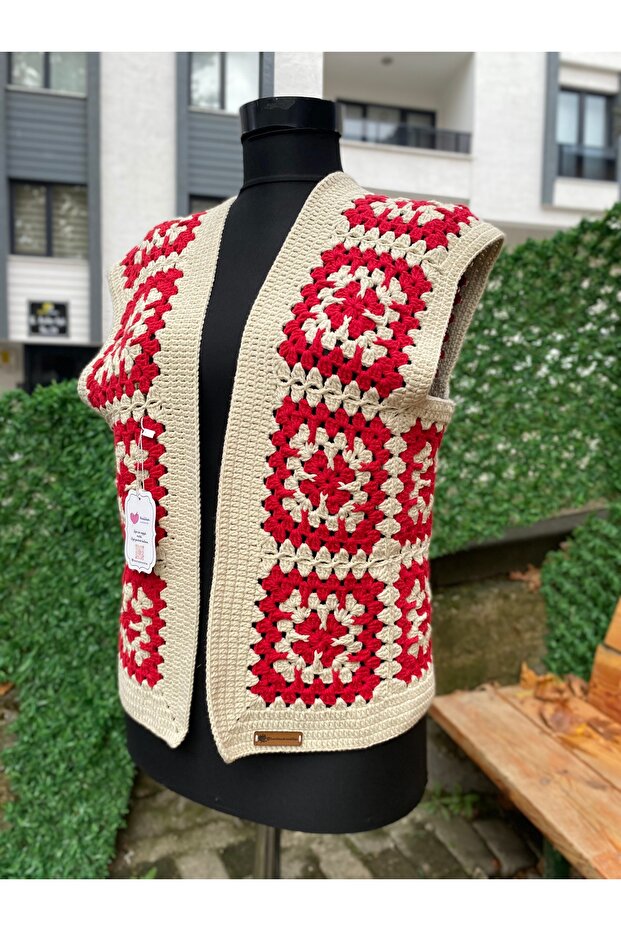 motifli örme yelek - 1