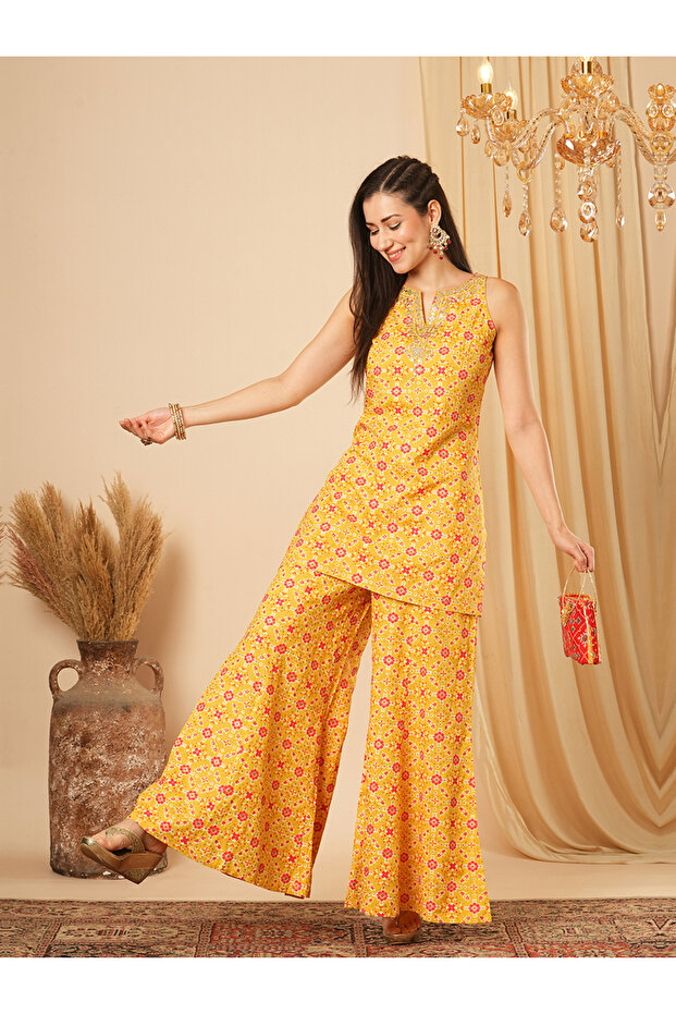 Geometric Print Zari Embroidered Yoke Kurti and Palazzo Festive Co-Ords