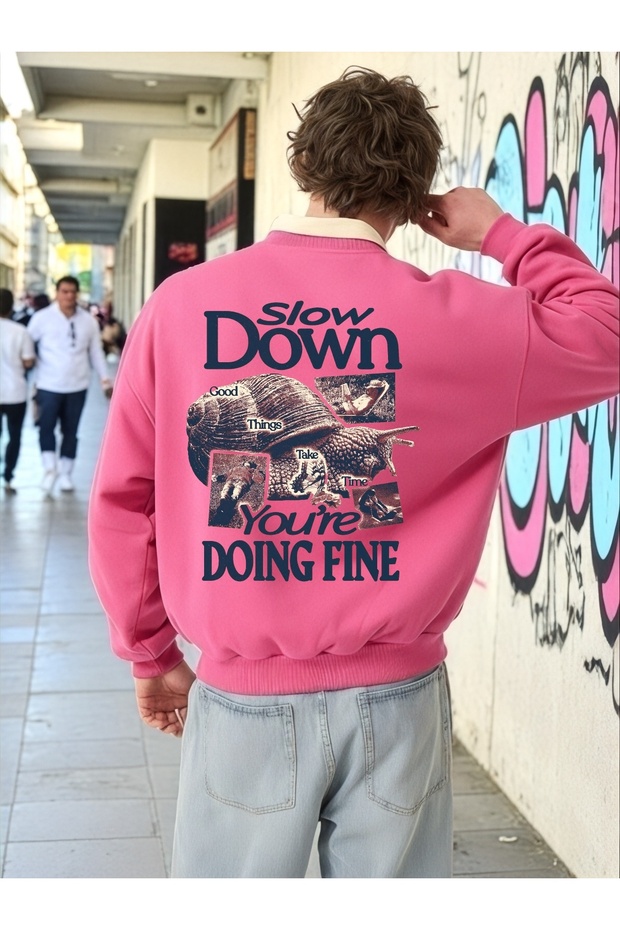 سويت شيرت بأكمام طويلة للجنسين من Slow Down Transfer مطبوع مقاس كبير ذو ياقة دراجة