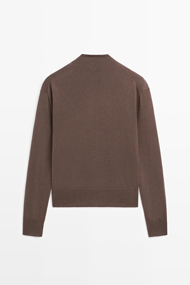 Düğmeli dik yaka triko kazak - 8