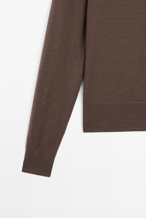 Düğmeli dik yaka triko kazak - 7