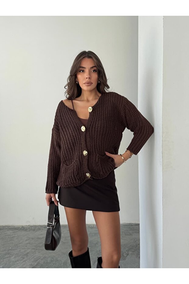 Gold buttoned knitted cardigan