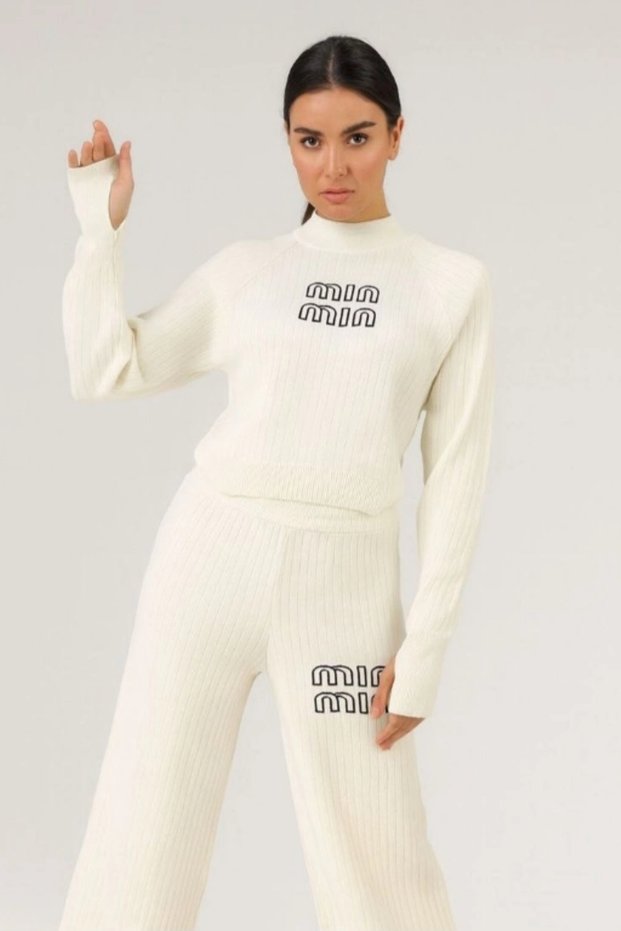 Women's Comfortable and Stylish Two-Piece Knitwear Set
