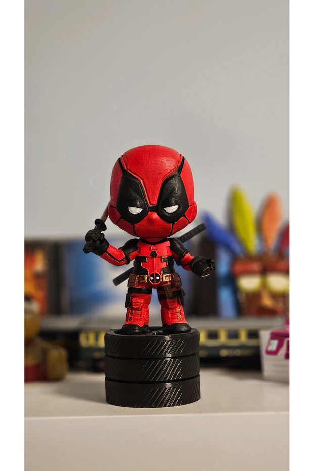 Mini Deadpool Masaüstü Dekor Figürü (12-Cm)
