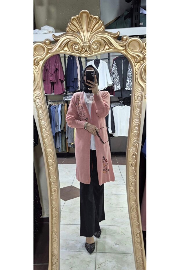 Nakışlı triko hırka - 2