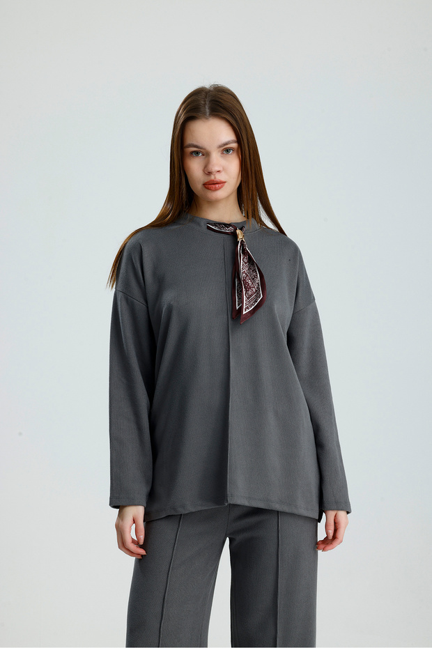 Women's Thessaloniki Fabric Suit with piped Tie Detail on the Front