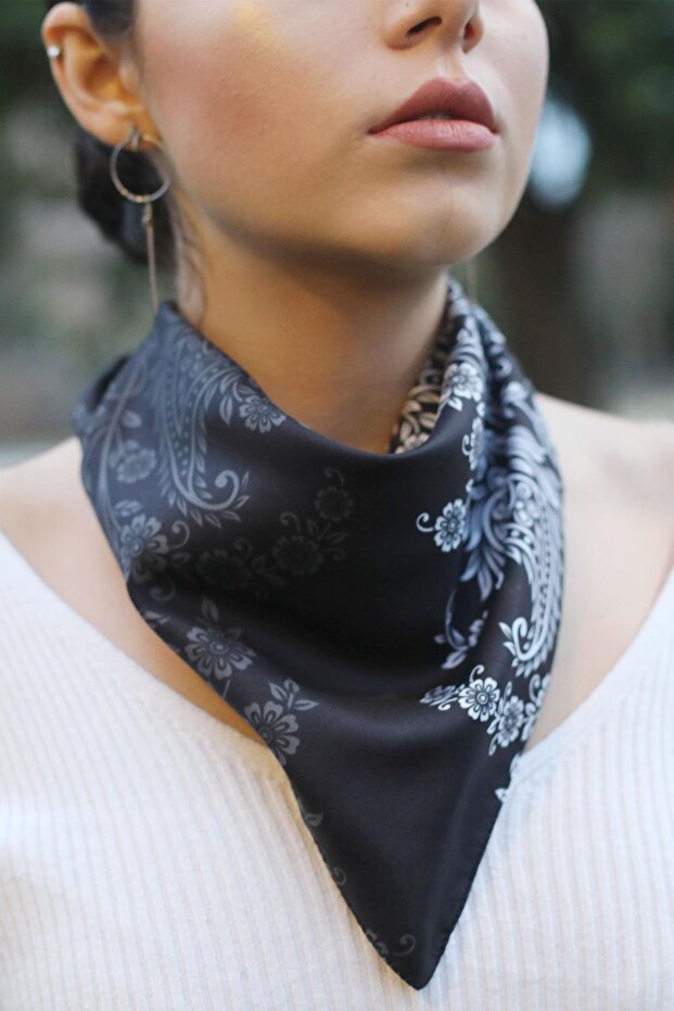 وشاح منقوش مدخن - 1