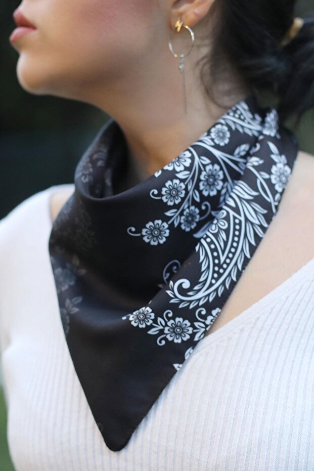 وشاح منقوش مدخن - 2