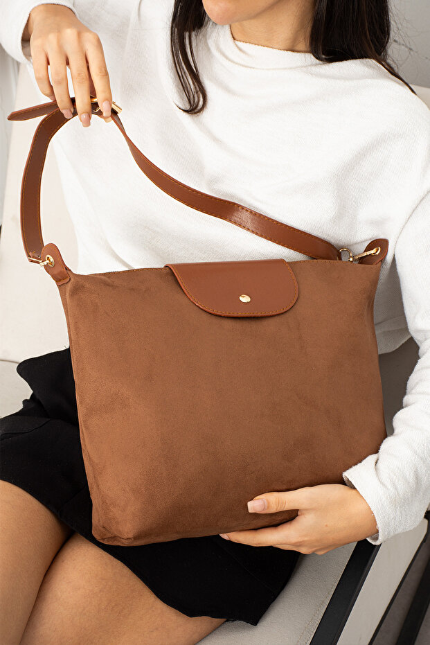 Nora Women's Zippered Adjustable Strap Suede Shoulder Bag