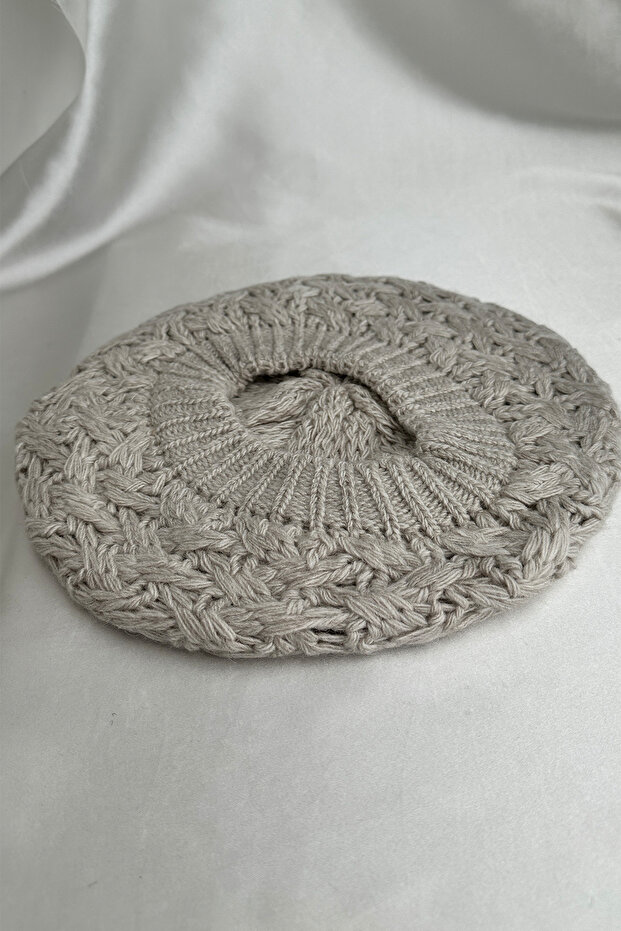 قبعة محبوكة منفوشة بنمط فضفاض وناعم - 3