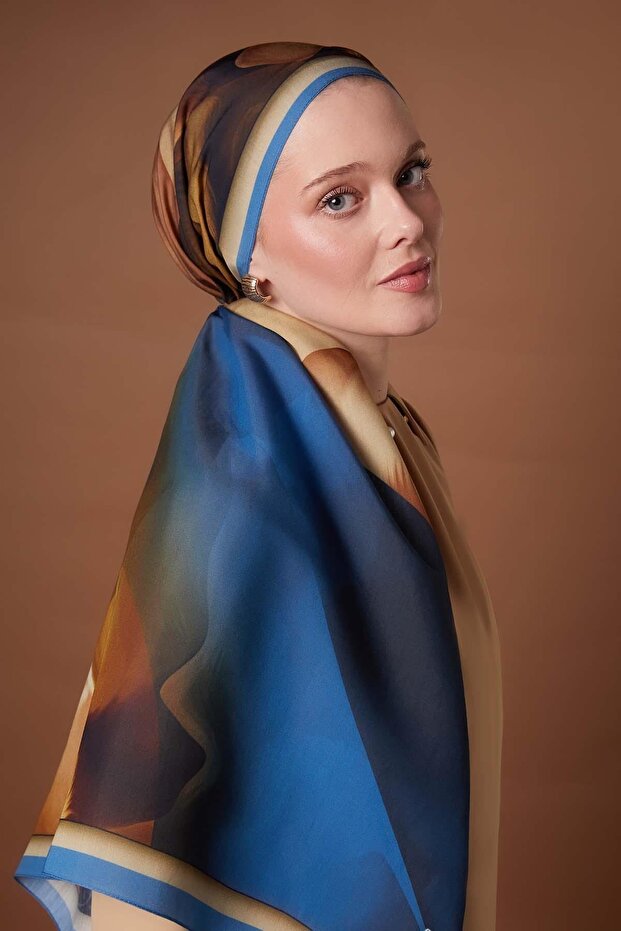 وشاح أورا بنمط قطع زرقاء - 1