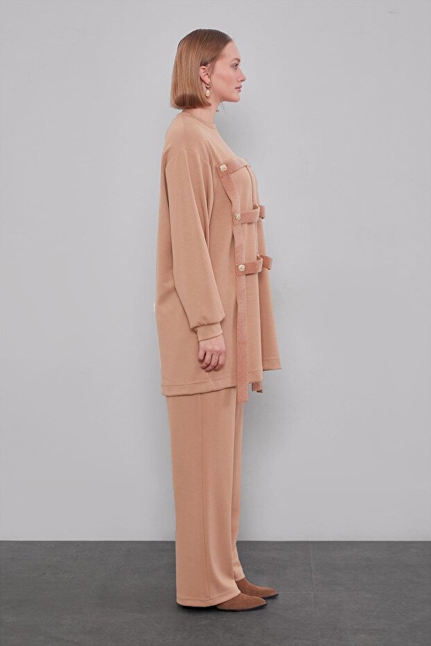 طقم مزدوج بمظهر مربع من Camel - 4