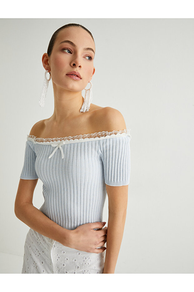 Off-The-Shoulder Blouse Thin Knitwear with Bow and Lace Detail
