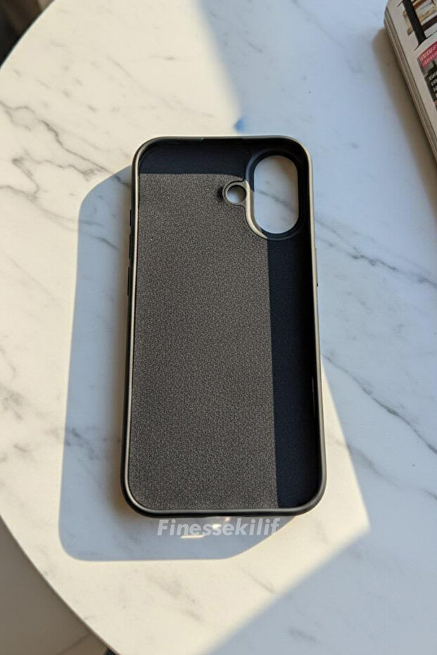 حافظة متوافقة مع هاتف iPhone 16 بتصميم الشفاه مطبوع باللون الأسود - 2