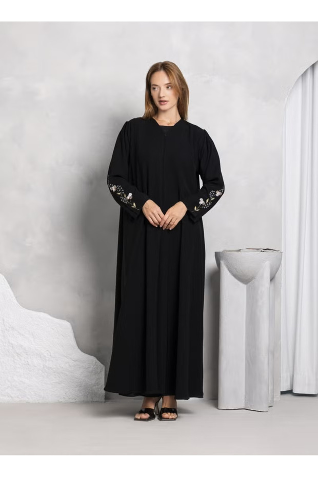 Breathable soft fabric with elegant handwork on sleves