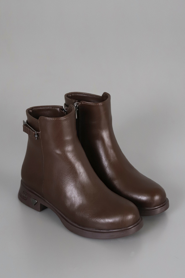 Bln Sy302 Buckle Detail Low Heel Short Boots