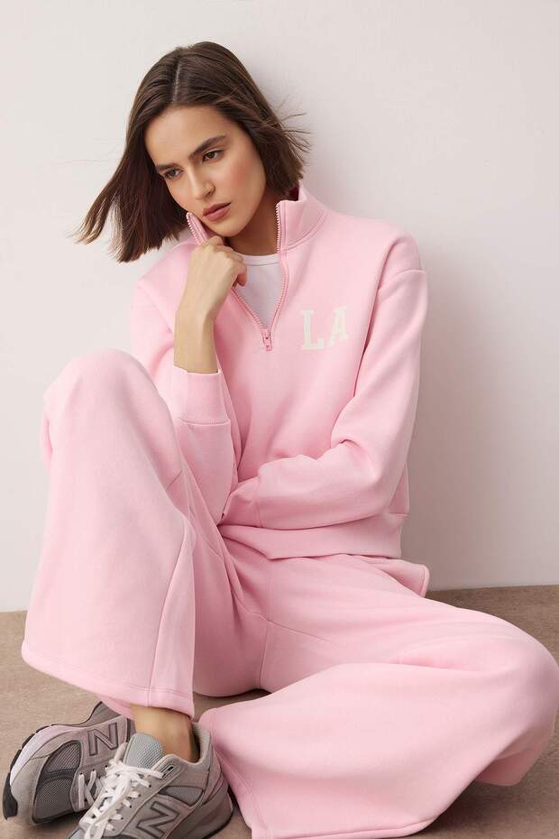 Teen Açık Pembe Nakışlı Dik Yaka Fermuarlı Wideleg/Geniş Paça Örme Eşofman Takımı TWOAW26AU00081 - 1