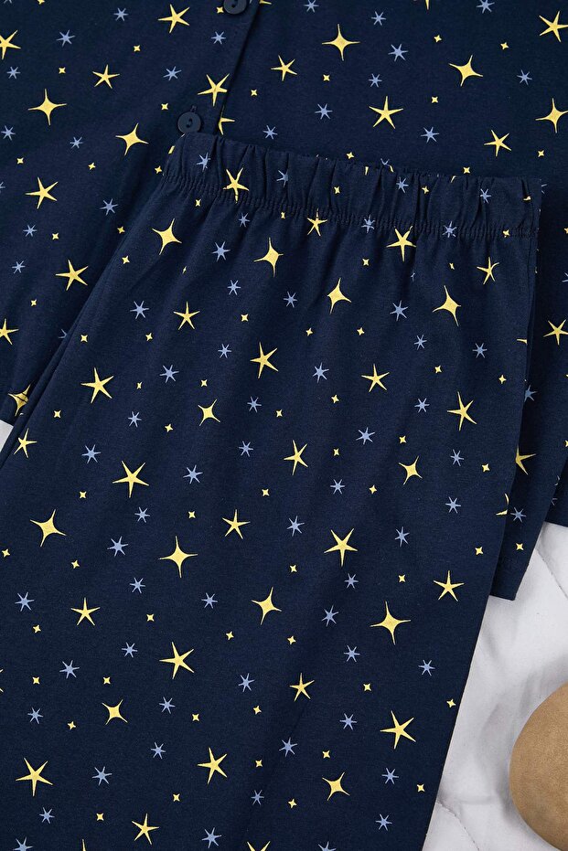 Lacivert %100 Pamuklu Galaksi Desenli Gömlek-Pantolon Örme Pijama Takımı TBBAW26AI00017 - 4