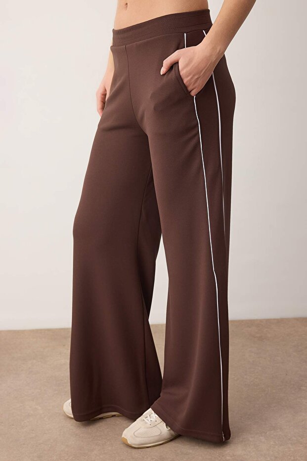 Kahverengi Biyeli Wide Leg/Geniş Paça Örme Spor Eşofman Altı THMAW26EA00001 - 4